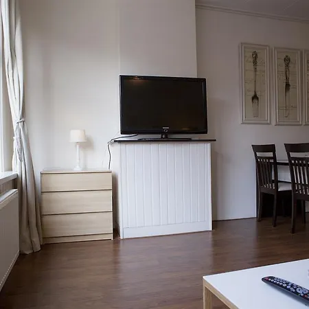 Apartment Just - Spacious Heemskerkstraat *