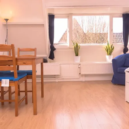 Apartment Just - Spacious Heemskerkstraat *